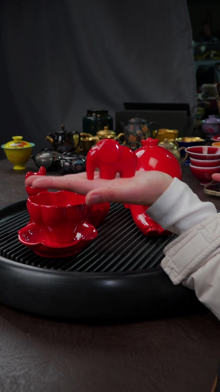 【闪购商品】杯【宜景窑中国红】小象