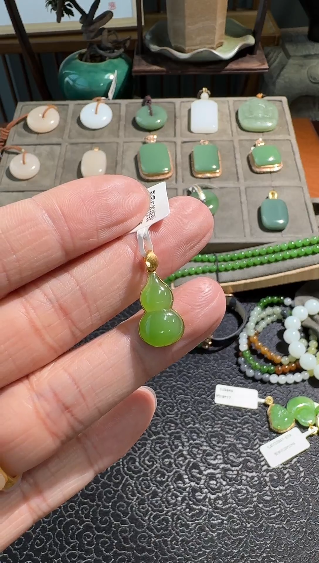 【闪购商品】和田玉吊坠(不含链)18K金镶嵌苹果绿葫芦
