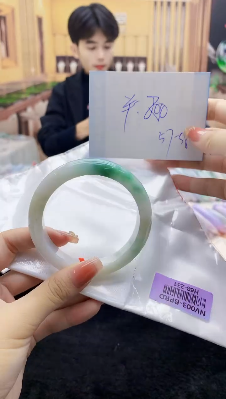 【闪购商品】翡翠手镯未镶嵌   H68-231