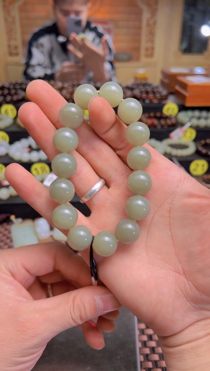 【闪购商品】和田玉手串未镶嵌且末料青白玉卡16手串