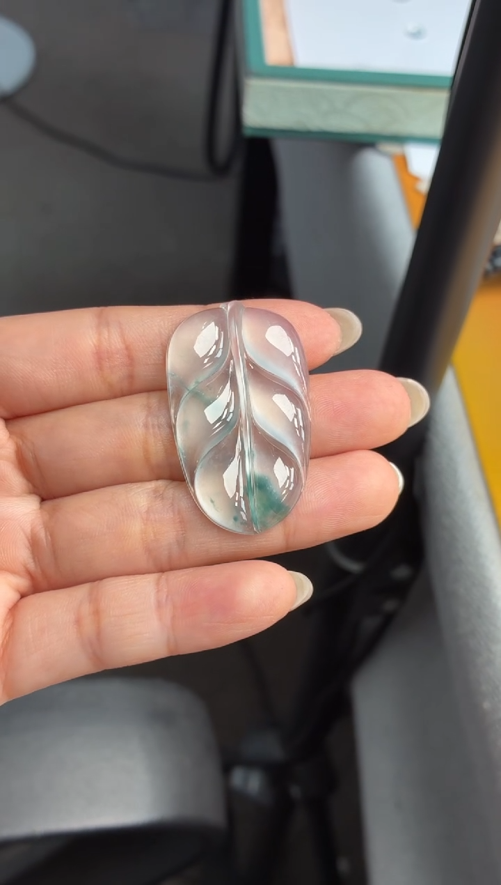 吊坠(不含链)未镶嵌翡翠11 叶子 40.9 24.6 4.2