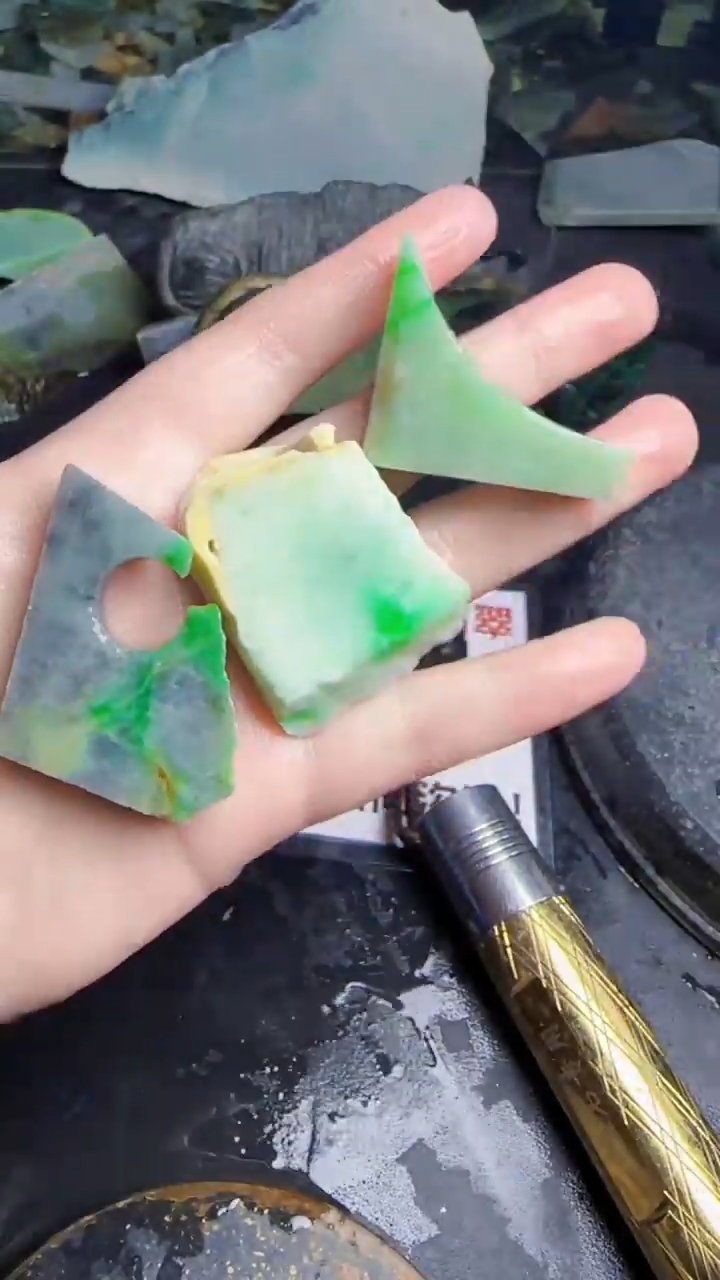 未镶嵌挂件翡翠张*天然翡翠037