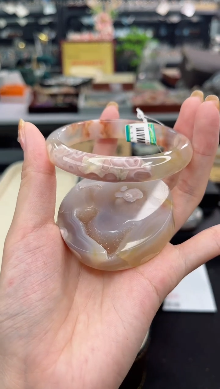 【闪购商品】石英质玉手镯未镶嵌58圈口（赠品镯心）6572397