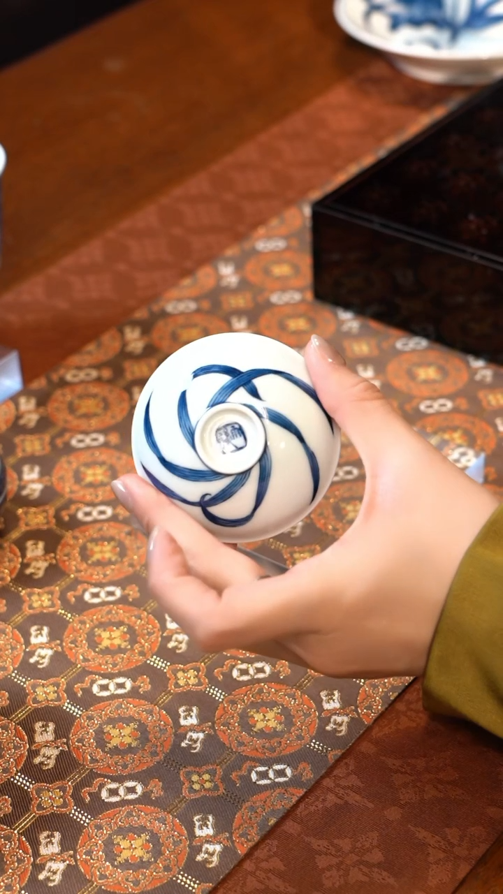 【闪购商品】L雨后湛蓝系列鸢尾花盖置