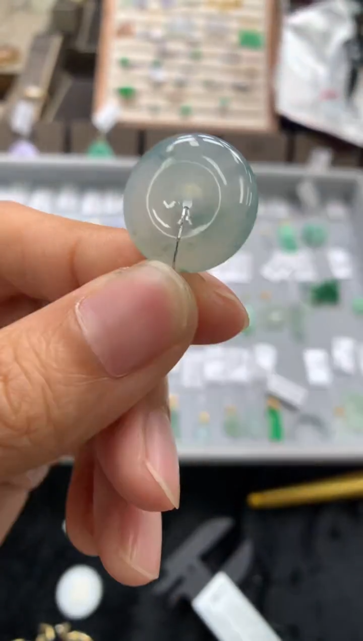 颈饰未镶嵌翡翠平安扣