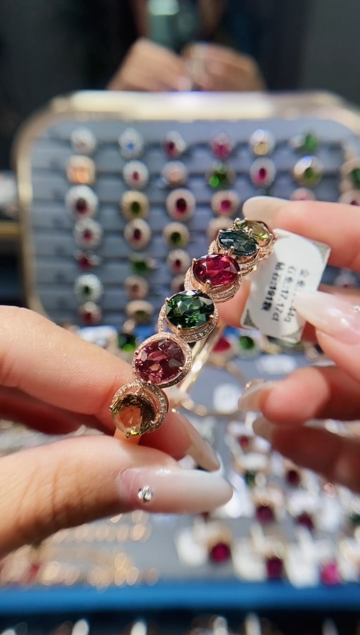 【闪购商品】碧玺手镯18K金镶嵌17.17.