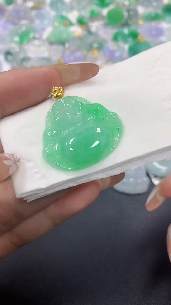 颈饰18K金镶嵌翡翠a货假一赔三支持复检百元上9元证书费自理