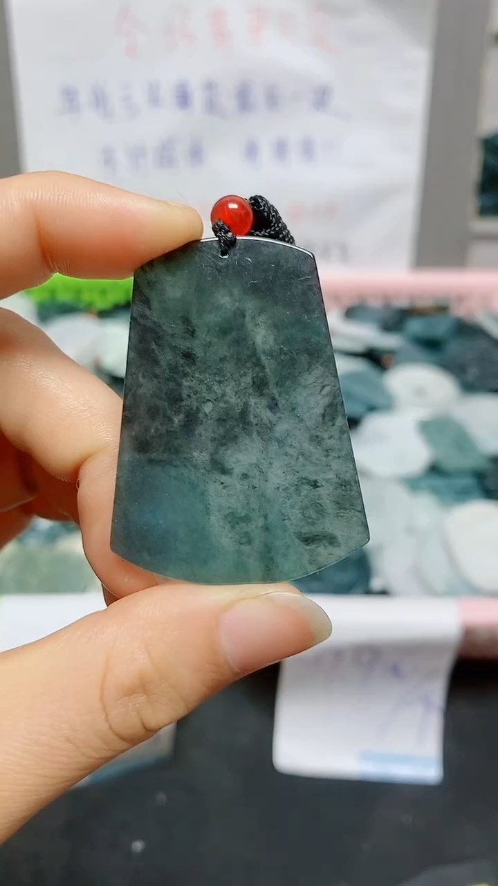 【闪购商品】翡翠颈饰未镶嵌天然翡翠A货