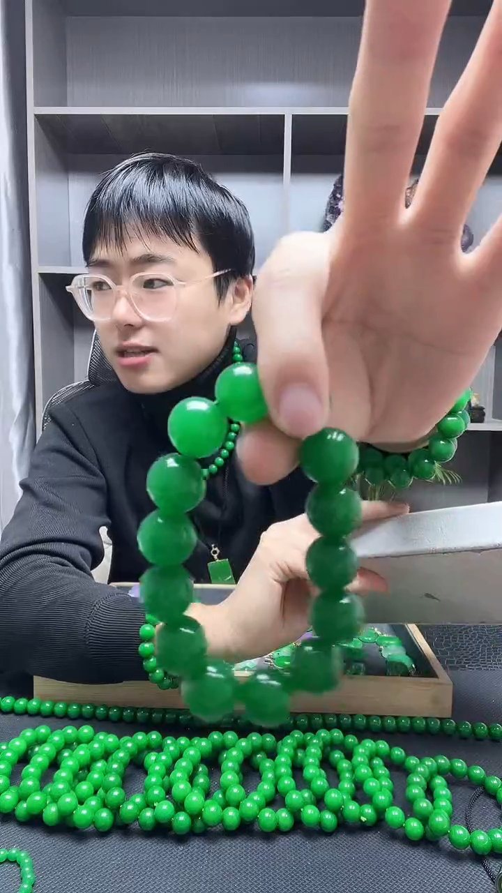 未镶嵌手链翡翠军*手链