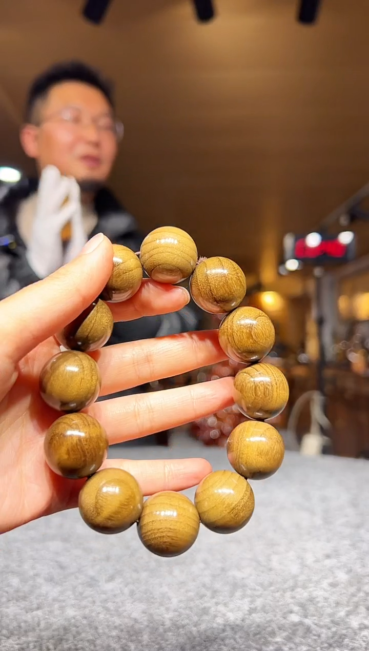 金丝楠木雕款e*金丝楠木摆件