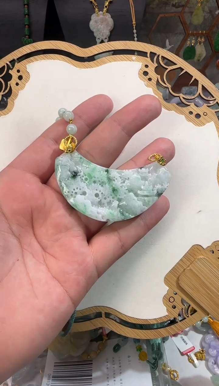 【闪购商品】翡翠颈饰未镶嵌牌子