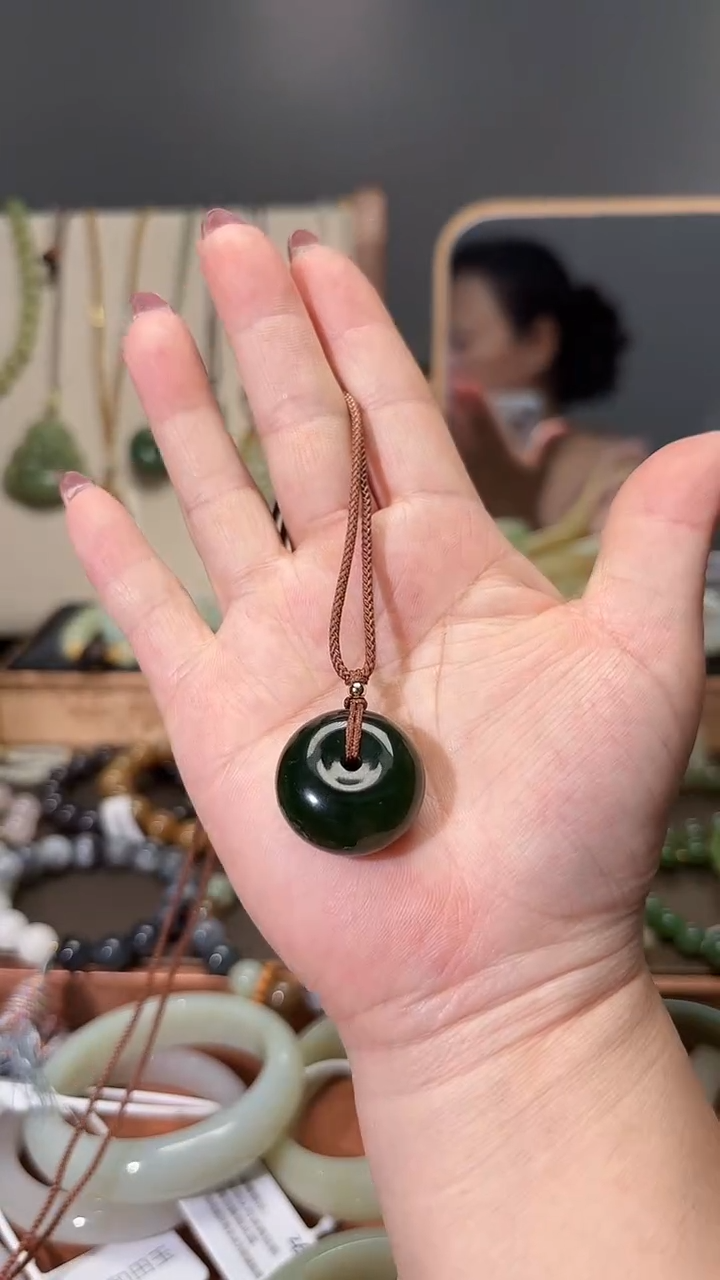 和田玉（碧玉）未镶嵌颈饰1