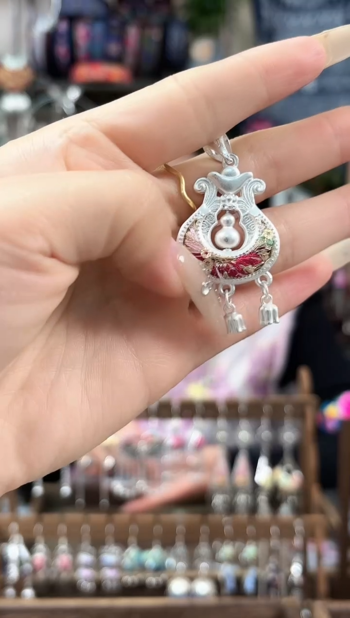 织绣民族风非遗老绣苗银饰品248
