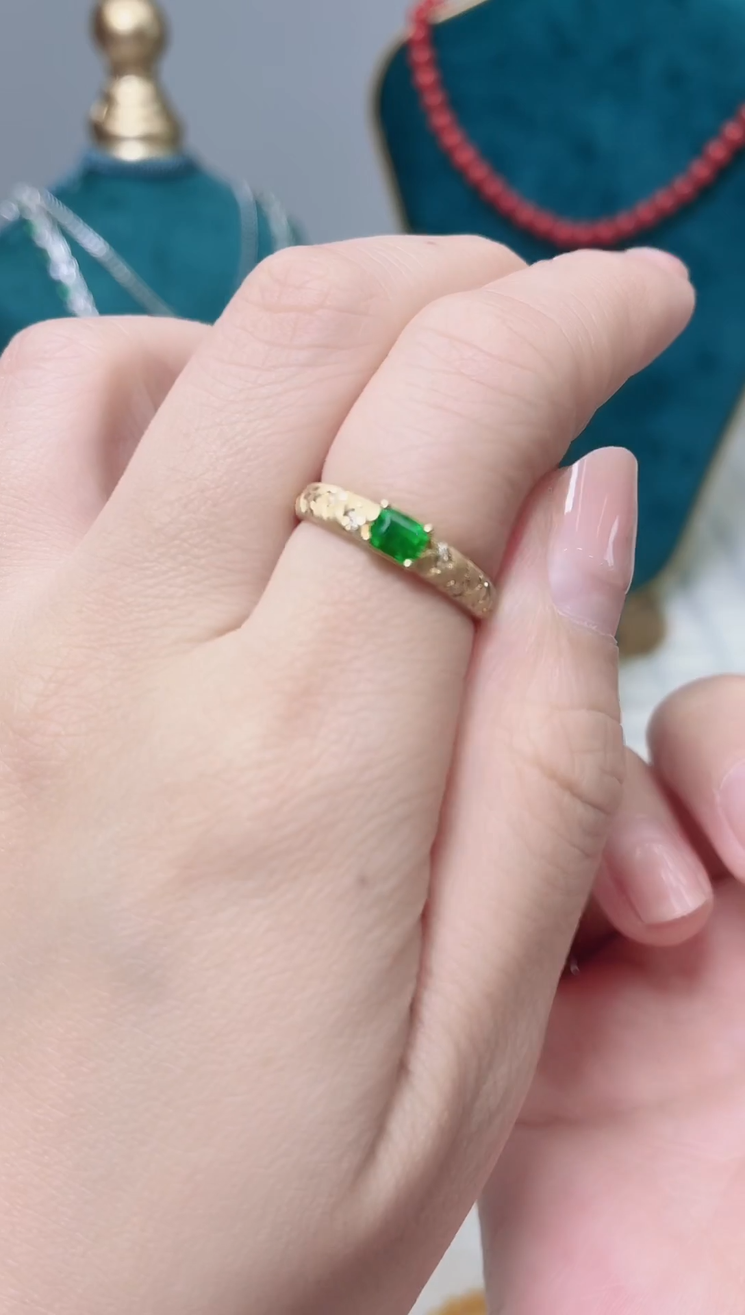 18K金镶嵌戒指祖母绿342BJ1225产品一个（多样性）