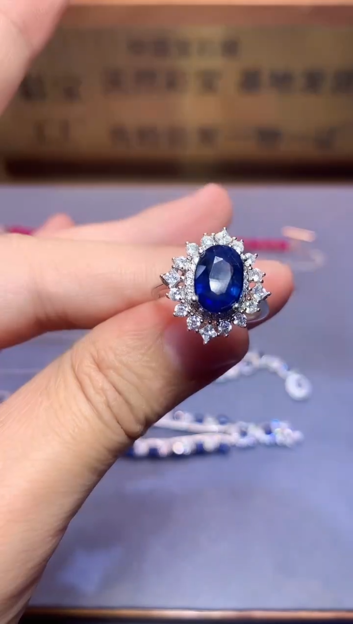 【闪购商品】蓝宝石戒指银S925镶嵌........