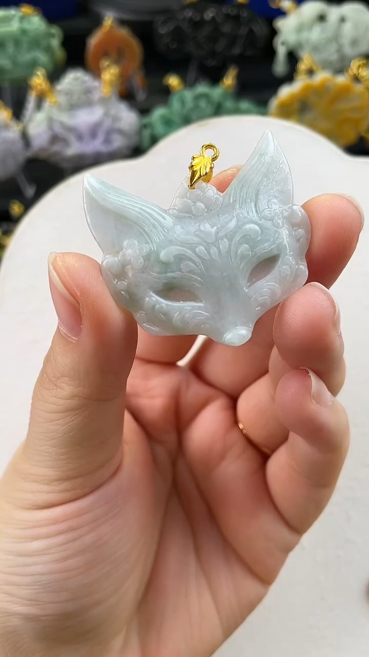 翡翠未镶嵌颈饰1402赠链,部分宝贝微瑕主播介绍为准