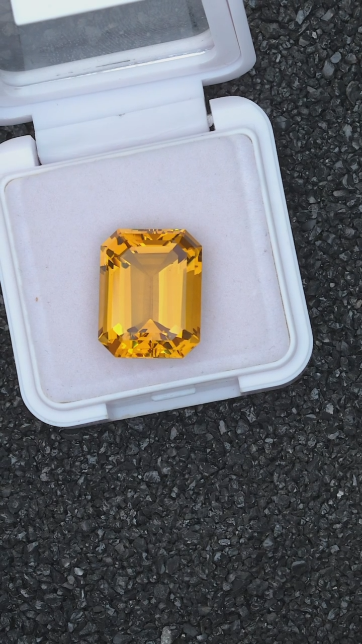 【闪购商品】黄晶裸石未镶嵌15.74克拉