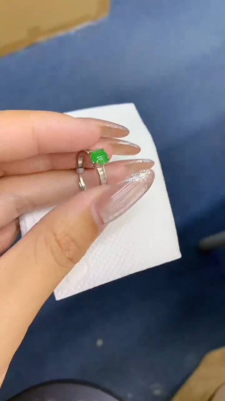 颈饰未镶嵌翡翠1