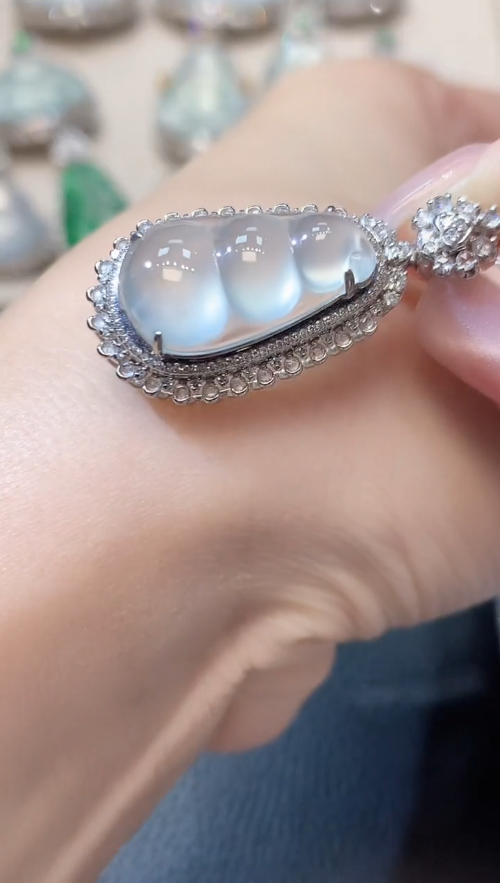 【闪购商品】翡翠吊坠(不含链)18K金镶嵌C16