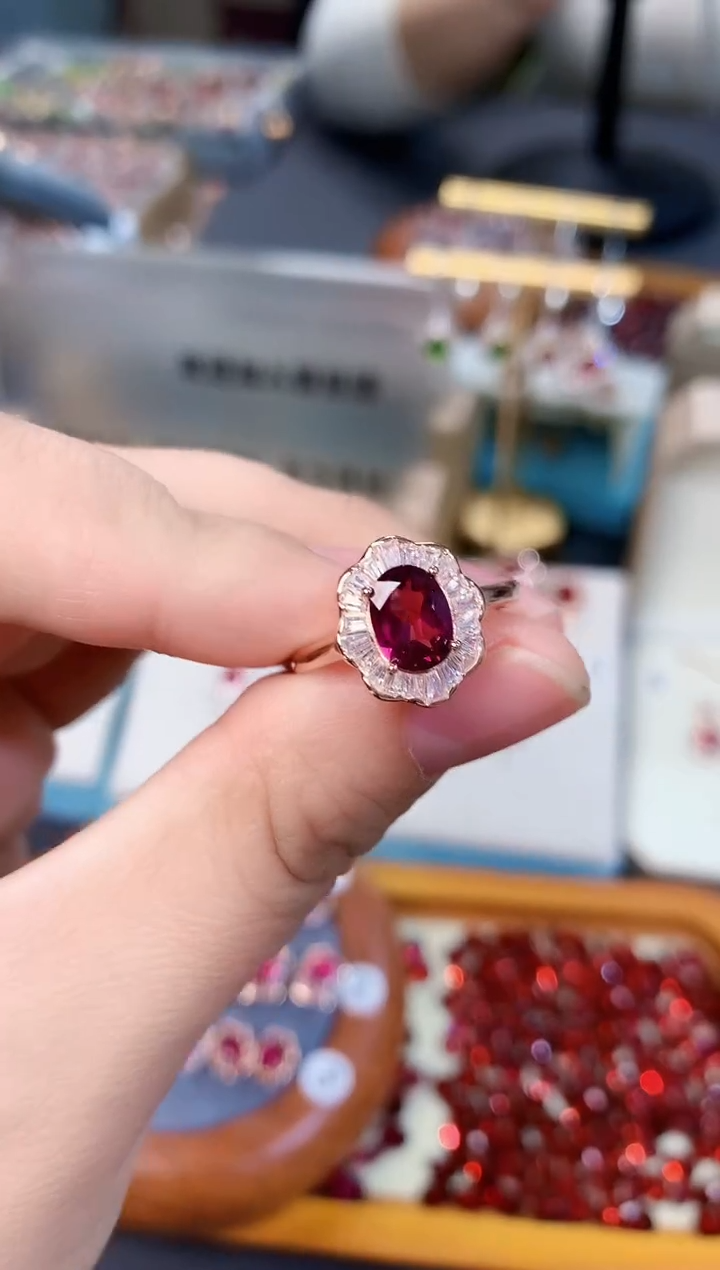 【闪购商品】石榴石戒指银S925镶嵌天然镁铝