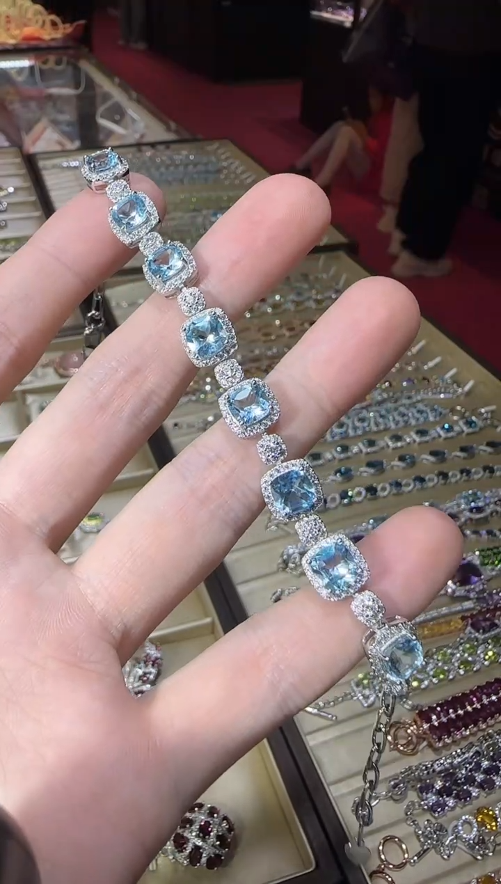 银S925镶嵌托帕石手链精致