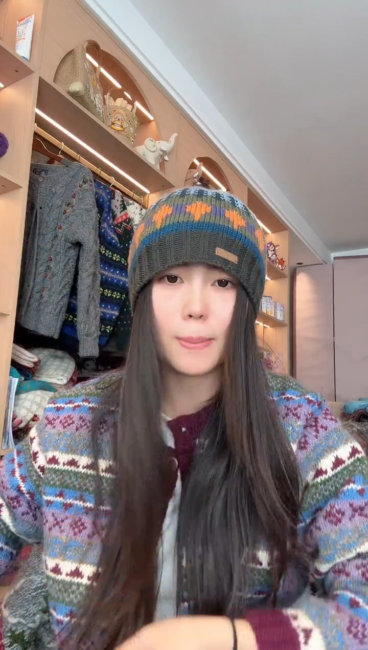 羊毛美丽如灰色帽   