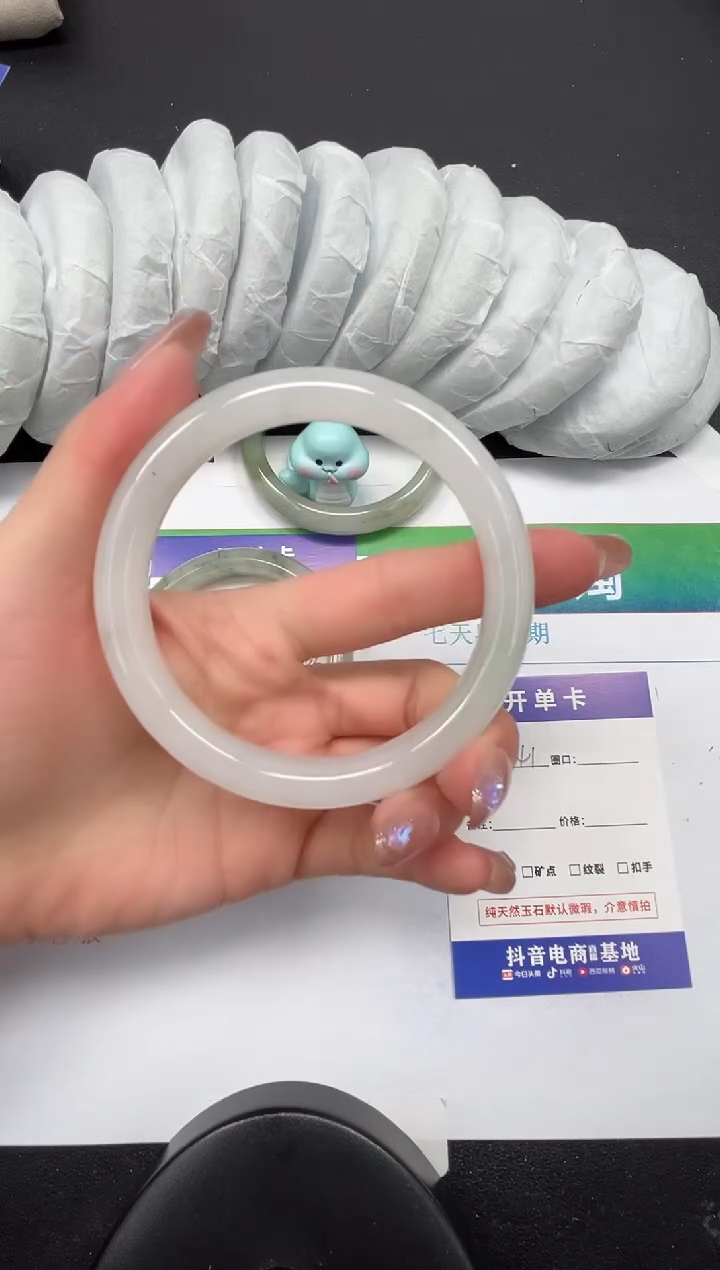 【闪购商品】石英质玉手镯未镶嵌341-64