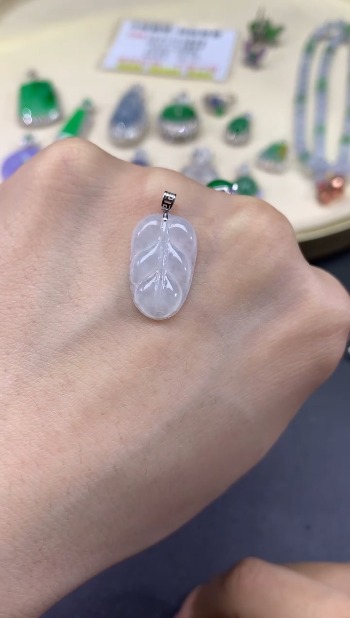 【闪购商品】翡翠吊坠(不含链)18K金镶嵌叶子-037