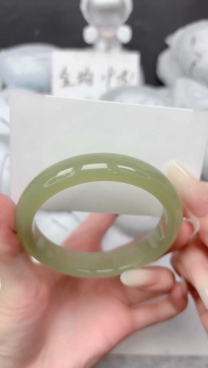 未镶嵌手镯石英质玉93-61