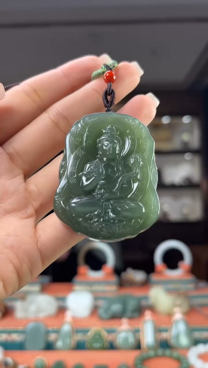 颈饰未镶嵌和田玉佩佩