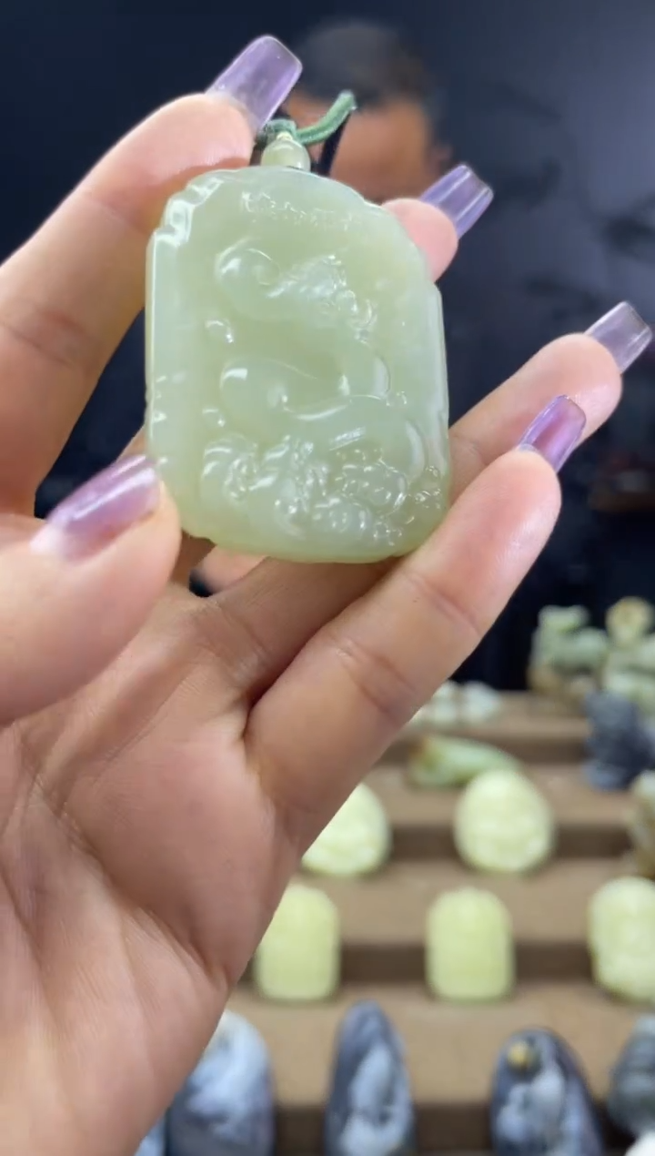 颈饰未镶嵌和田玉1