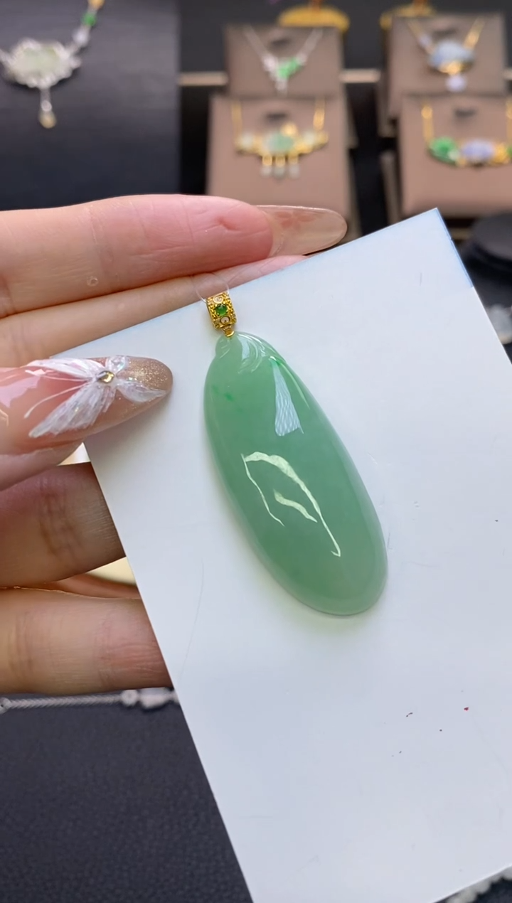 【闪购商品】翡翠颈饰18K金镶嵌净货12316