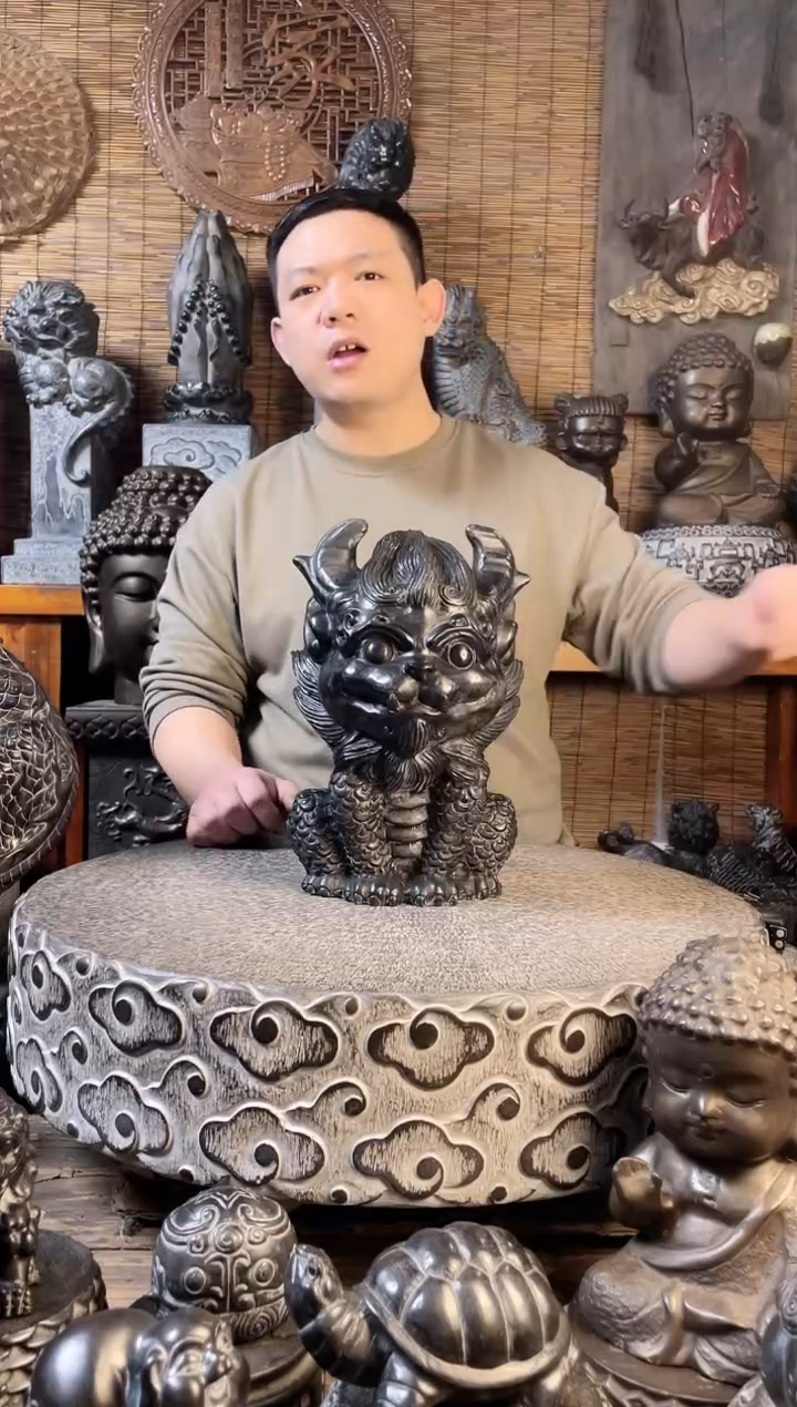 【闪购商品】30带角Q版麒麟天然青石雕刻