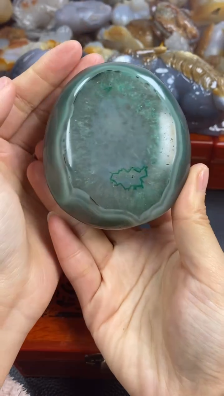 未镶嵌手把石英质玉森**王玛瑙玉髓