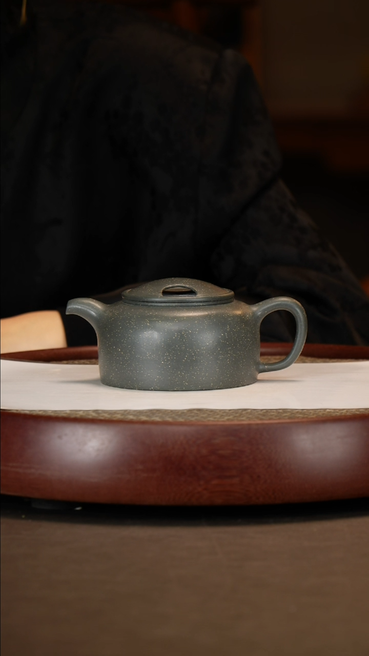 【闪购商品】紫砂茶壶牛盖莲子300c墨宝