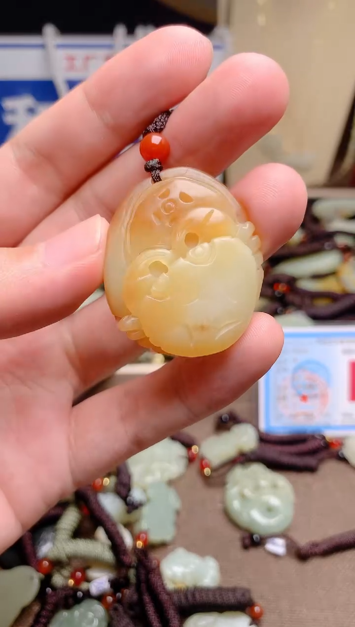 和田玉未镶嵌颈饰1