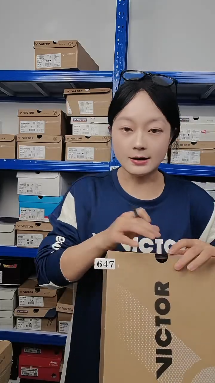  647号清仓衣服，不退不换！！38码  P9200NTD  白色