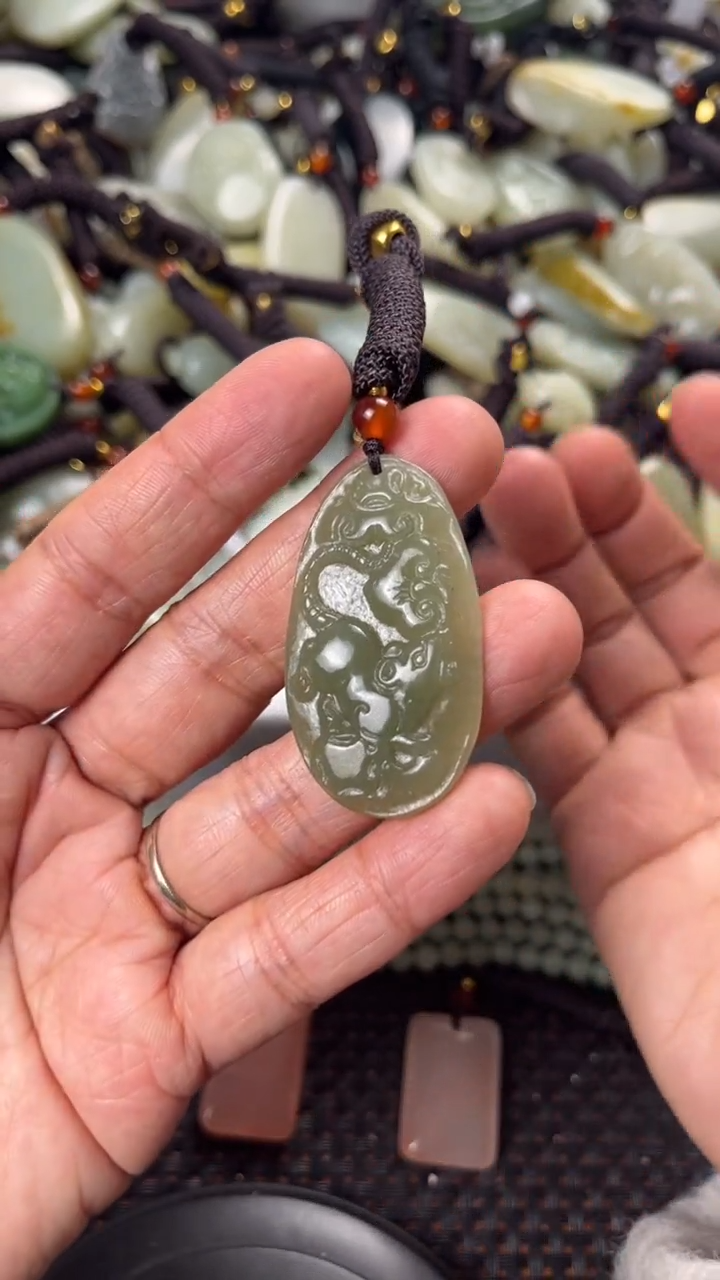 【闪购商品】和田玉颈饰未镶嵌多样性发货没有证书拍一发一有瑕