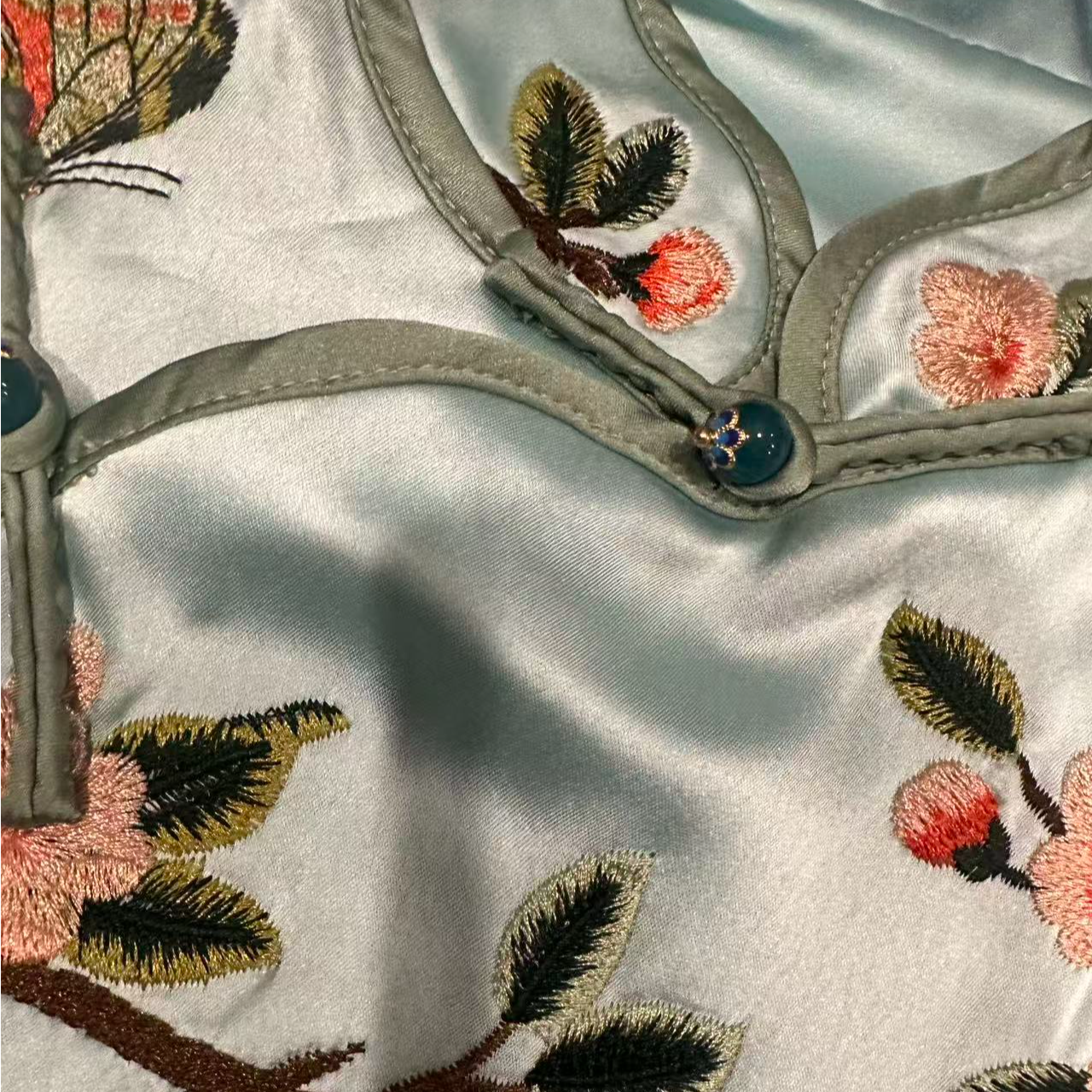 3926｛福利十｝新中式重工刺绣时尚马甲 LOVE COLA 