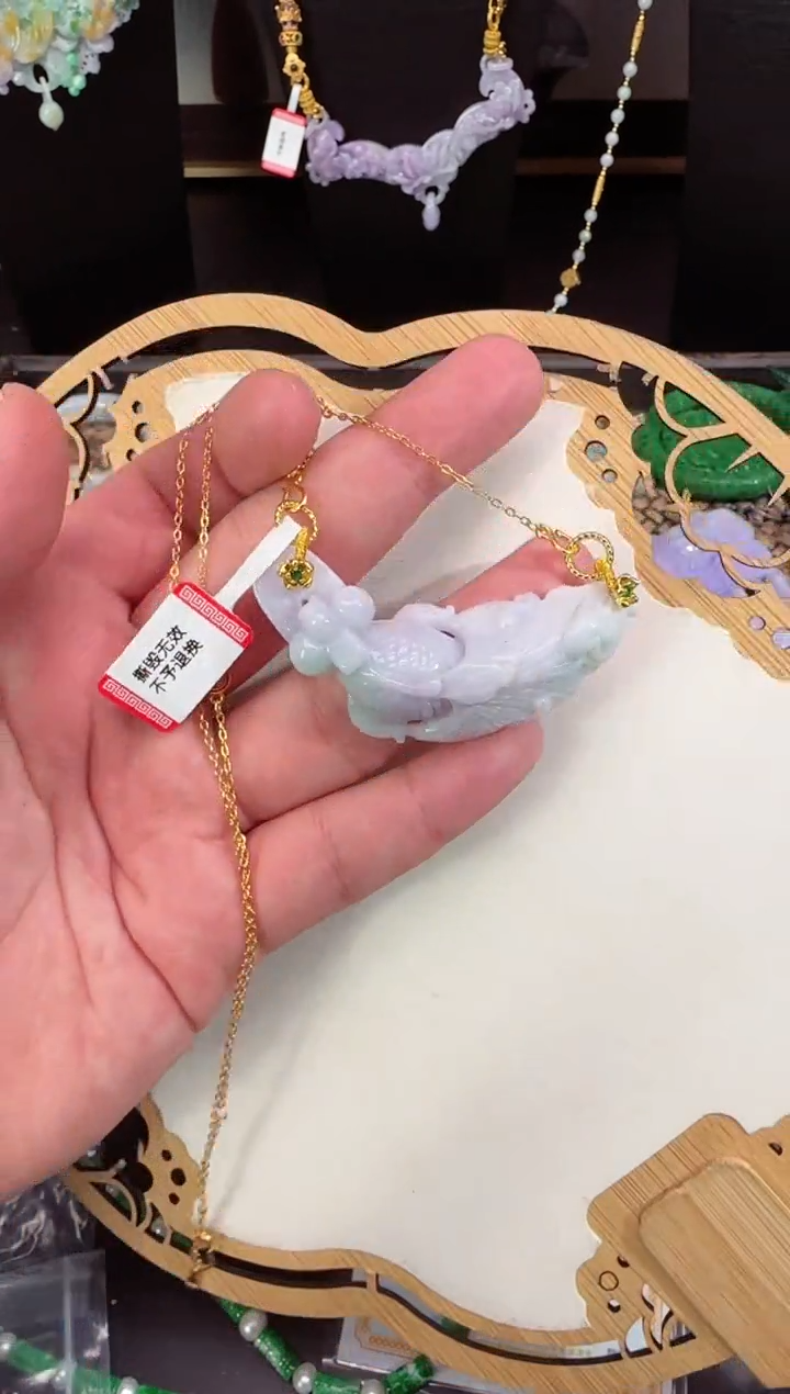 【闪购商品】翡翠颈饰未镶嵌牌子