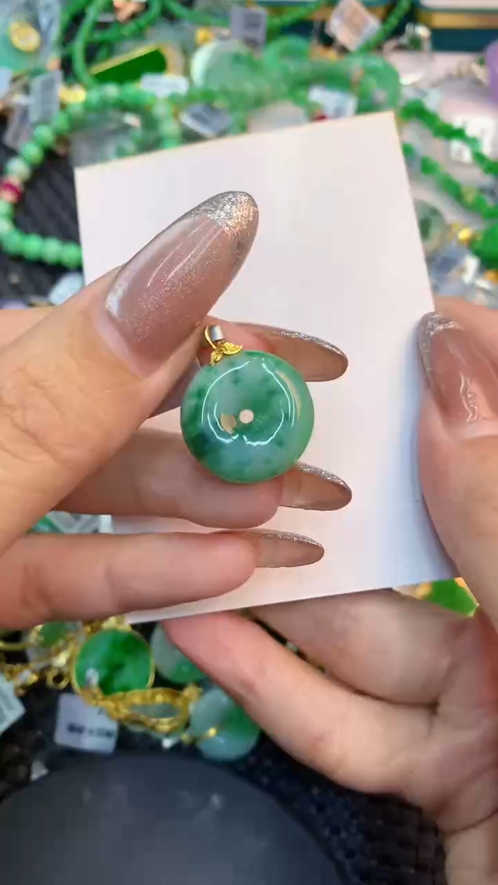 颈饰未镶嵌翡翠1