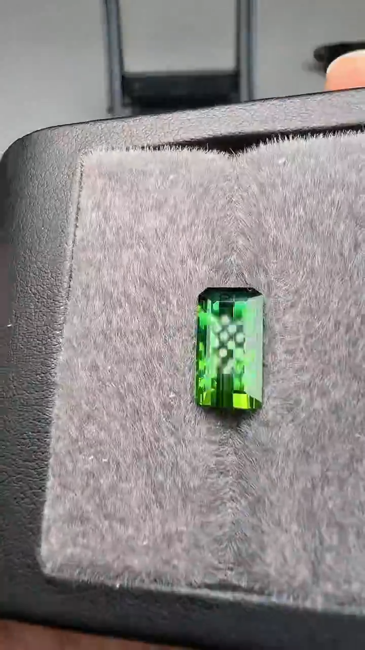 【闪购商品】碧玺绿碧玺未镶嵌2.9ct-A453-1p