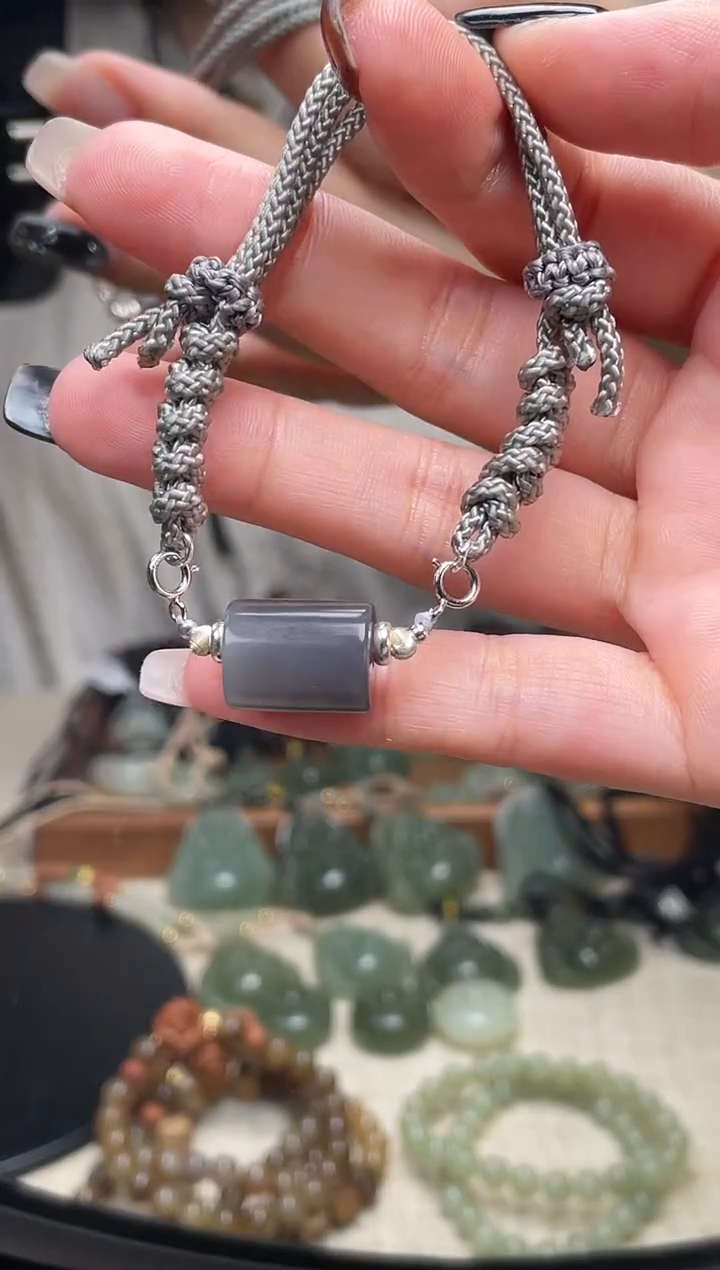 颈饰未镶嵌和田玉桶珠