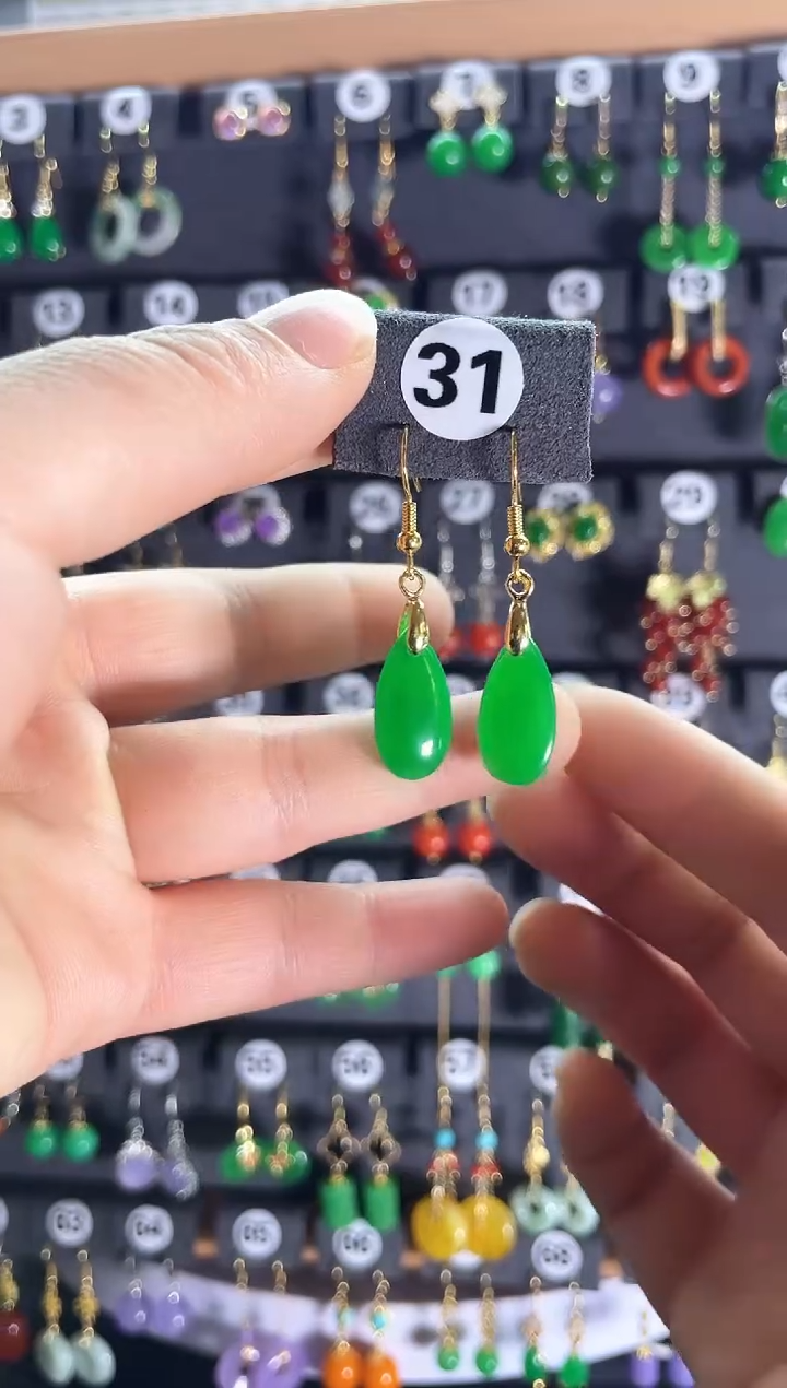 【闪购商品】翡翠耳饰银S925镶嵌31....