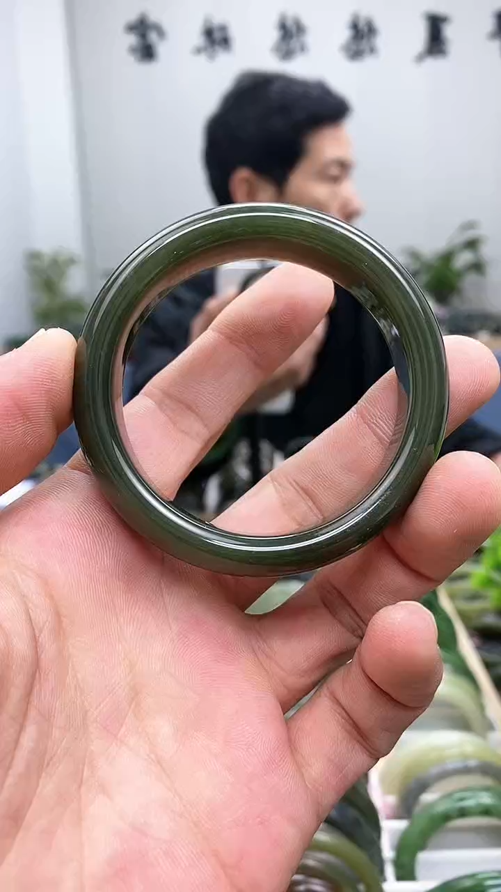 【闪购商品】和田玉手镯未镶嵌52.4