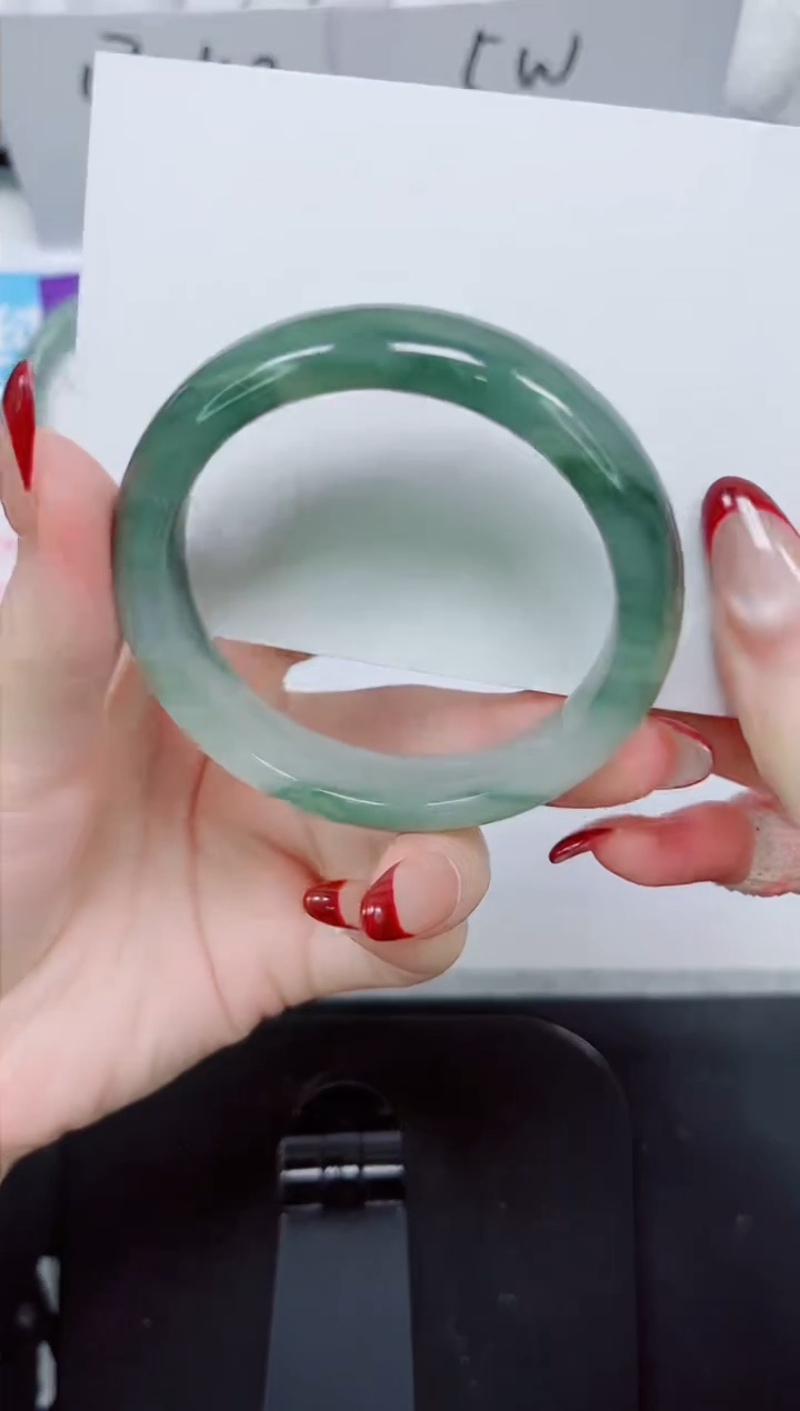 【闪购商品】石英质玉手镯未镶嵌412