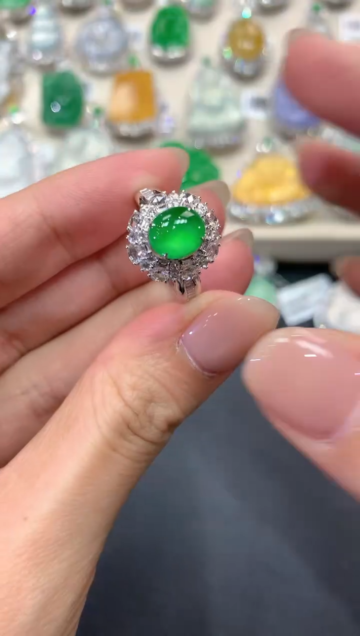 【闪购商品】翡翠戒指18K金镶嵌q66