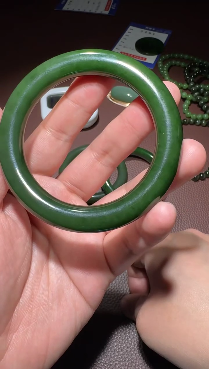 【闪购商品】和田玉手镯未镶嵌和田玉