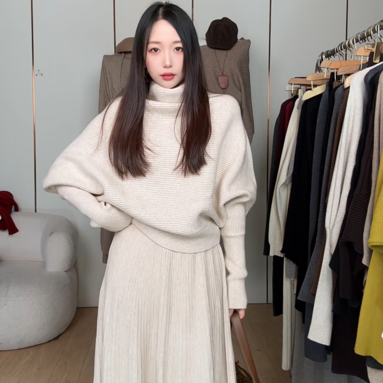 (A28)2025设计款羊毛蝙蝠衫套装百搭气质款亲肤套装