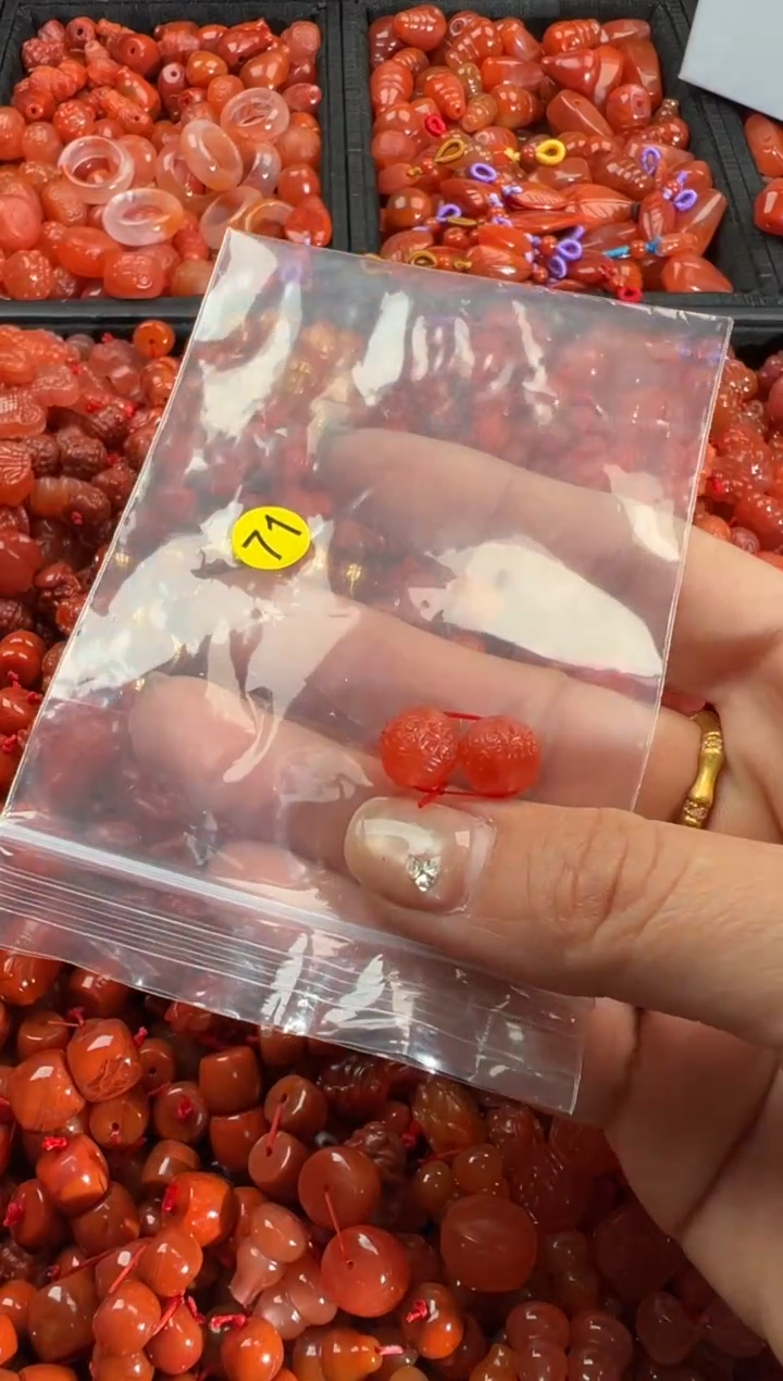 【闪购商品】南红玛瑙颈饰未镶嵌1